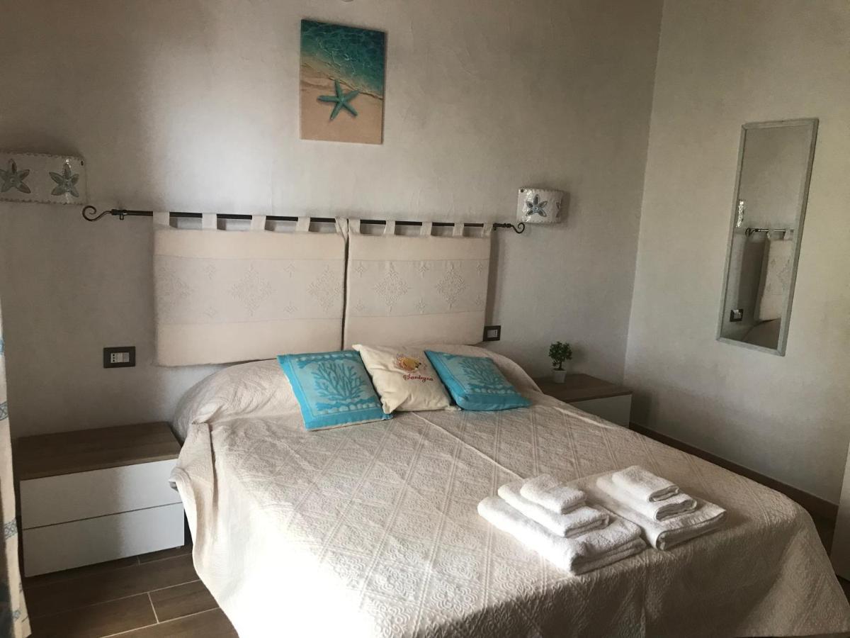 La Fragola In Campagna 6 K M Da San Pantaleo Hotel Buitenkant foto